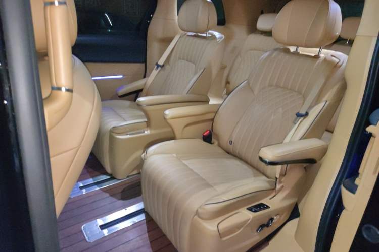Used VOYAH Dream 2022 Low-Carbon Edition Dream+ Smart Enjoyment Package Left Rear Seat