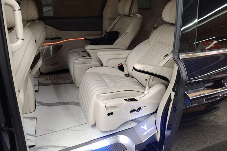 Used VOYAH Dream 2022 Low-Carbon Edition Dream+ Smart Enjoyment Package Left Rear Seat