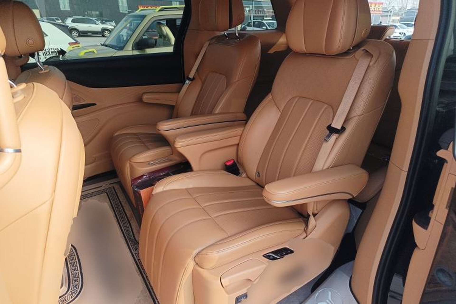 Used VOYAH Dream 2022 Low-Carbon Edition Plus Intelligent Driving Package Left Rear Seat