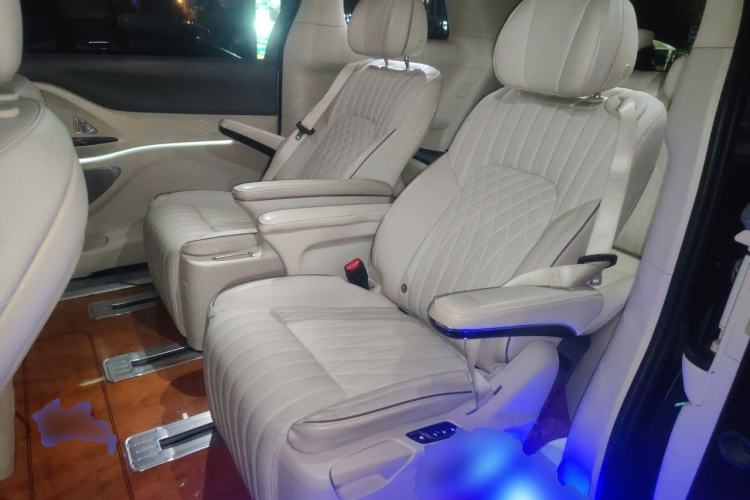 Used VOYAH Dream 2022 Low-Carbon Edition Dream+ Smart Enjoyment Package Left Rear Seat