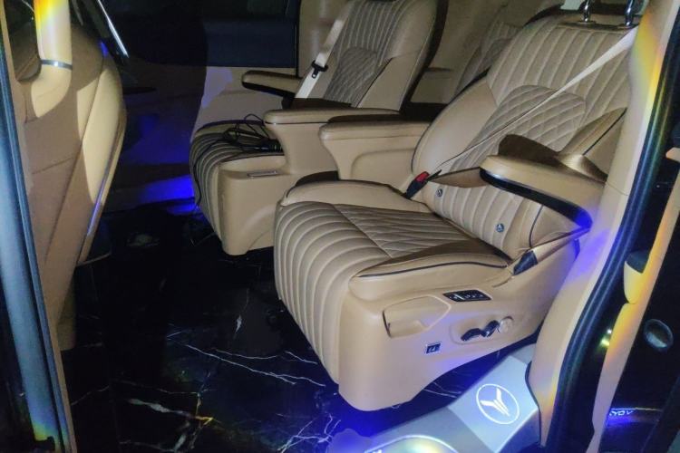 Used VOYAH Dream 2022 Low-Carbon Edition Dream+ Smart Enjoyment Package Left Rear Seat