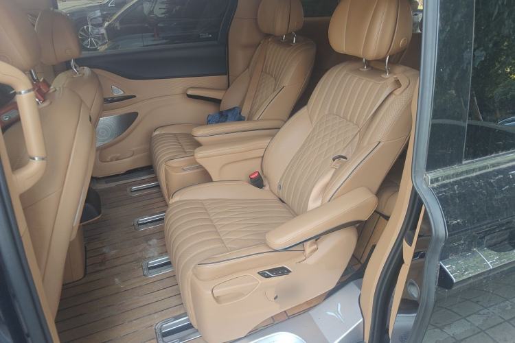 Used VOYAH Dream 2022 Low-Carbon Edition Dream+ Smart Enjoyment Package Left Rear Seat