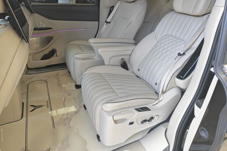 Used VOYAH Dream 2022 Low-Carbon Edition Dream+ Smart Enjoyment Package Left Rear Seat