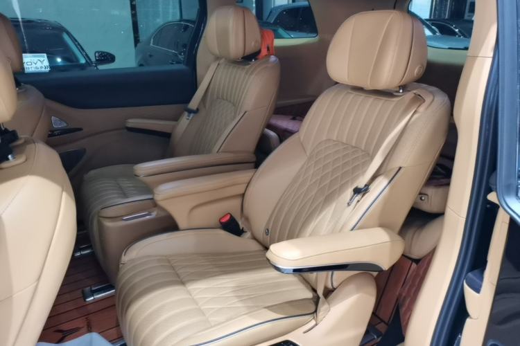 Used VOYAH Dream 2022 Low-Carbon Edition Dream+ Smart Enjoyment Package Left Rear Seat