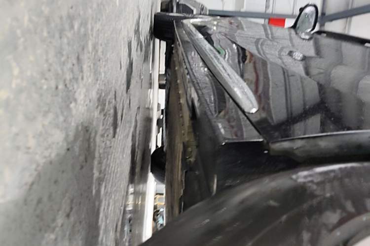 Used VOYAH Dream 2022 0-Emission Edition Dream+ Smart Range Package – 605 km Left Side Sill