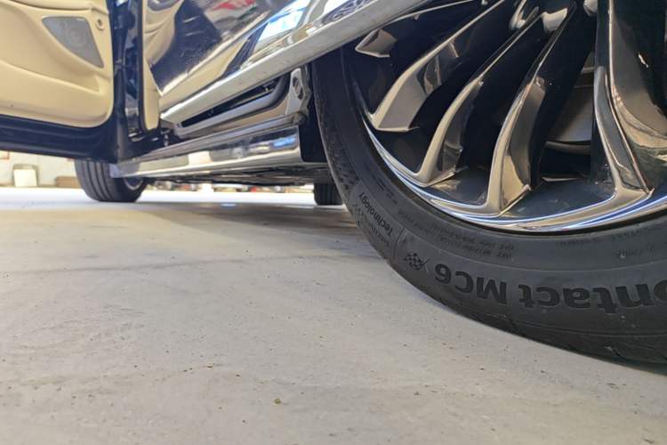 Used VOYAH Dream 2022 Low-Carbon Edition Dream+ Smart Enjoyment Package Left Side Sill