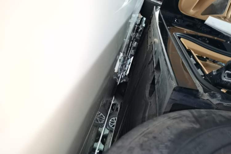 Used VOYAH Dream 2022 Low-Carbon Edition Dream+ Smart Enjoyment Package Left Side Sill