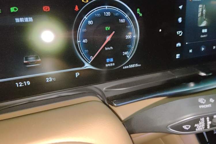Used VOYAH Dream 2022 Low-Carbon Edition Dream+ Smart Enjoyment Package Odometer Close Up