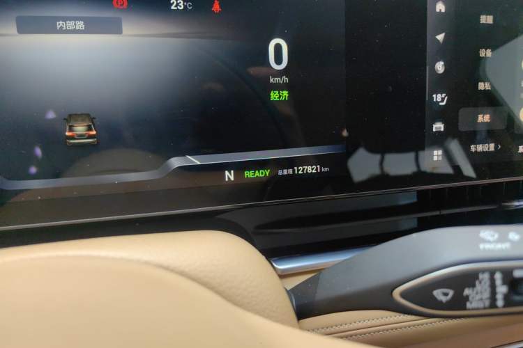 Used VOYAH Dream 2022 0-Emission Version Range of 475 km Odometer Close Up