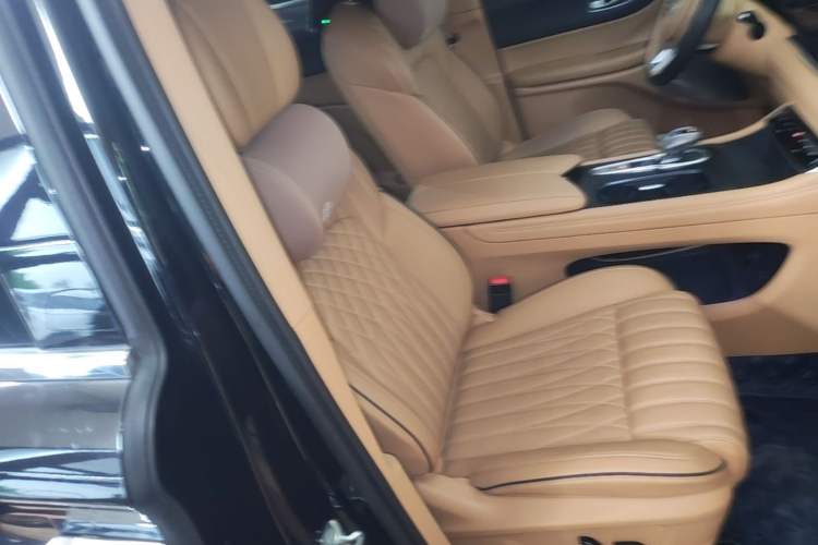 Used VOYAH Dream 2022 0-Emission Edition Dream+ Smart Range Package – 605 km Right Front Seat