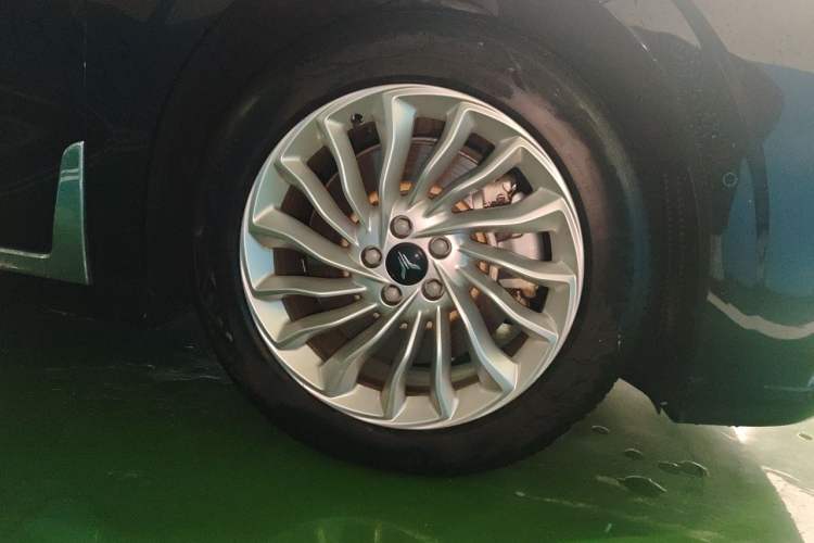 Used VOYAH Dream 2022 Low-Carbon Edition Plus Intelligent Driving Package Right Front Wheel Hub