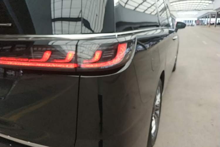 Used VOYAH Dream 2022 Low-Carbon Edition Dream+ Smart Enjoyment Package Right Rear Taillight