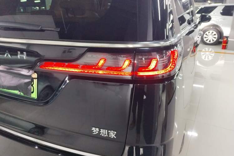 Used VOYAH Dream 2022 Low-Carbon Edition Home Right Rear Taillight