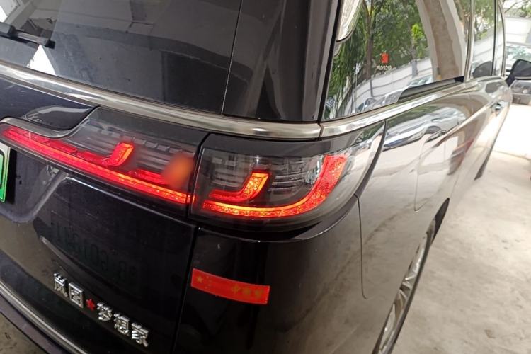 Used VOYAH Dream 2022 Low-Carbon Edition Dream+ Smart Enjoyment Package Right Rear Taillight