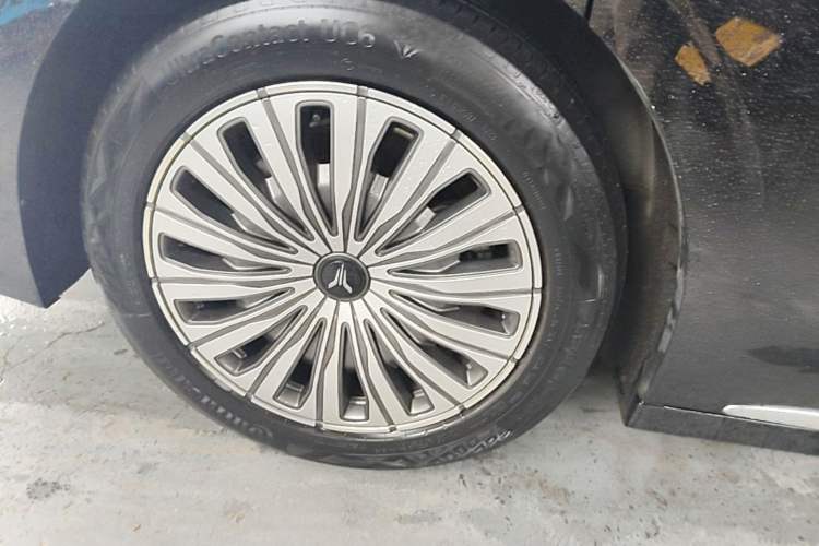 Used VOYAH Dream 2022 0-Emission Edition Dream+ Smart Range Package – 605 km Right Rear Wheel Hub