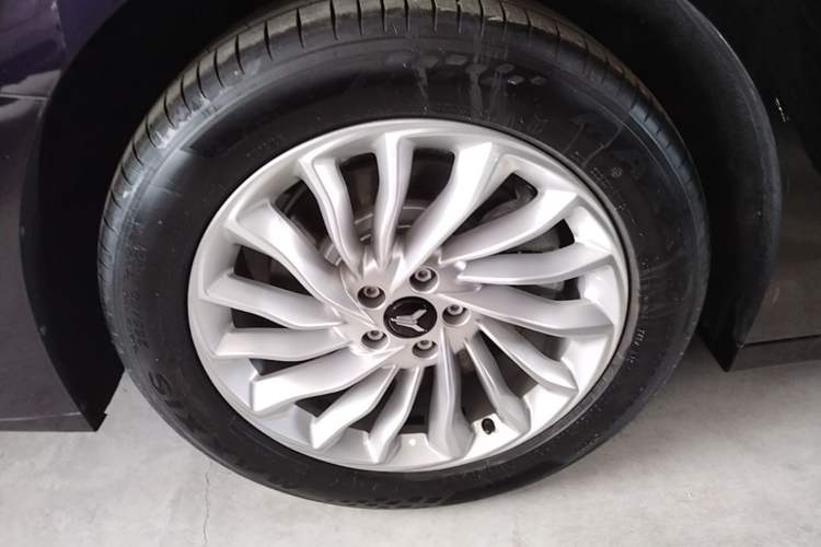 Used VOYAH Dream 2022 Low-Carbon Edition Home Right Rear Wheel Hub