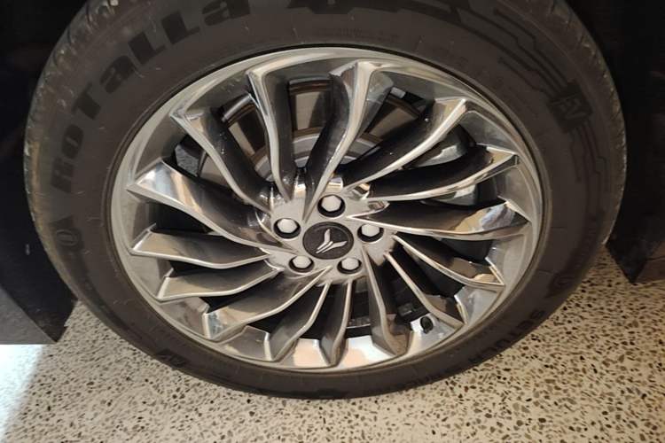 Used VOYAH Dream 2022 Low-Carbon Edition Dream+ Smart Enjoyment Package Right Rear Wheel Hub