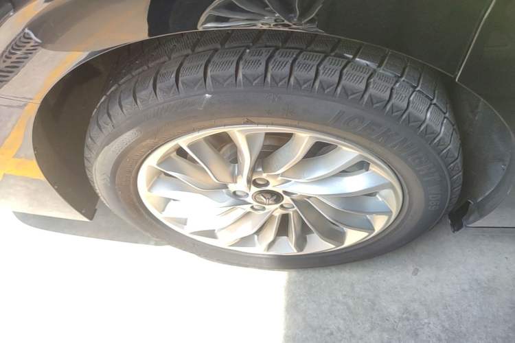 Used VOYAH Dream 2022 0-Emission Version Plus Intelligent Driving Package 475 km Right Rear Wheel Hub