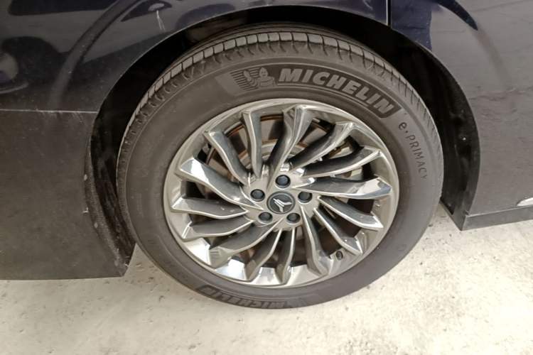 Used VOYAH Dream 2022 Low-Carbon Edition Dream+ Smart Enjoyment Package Right Rear Wheel Hub
