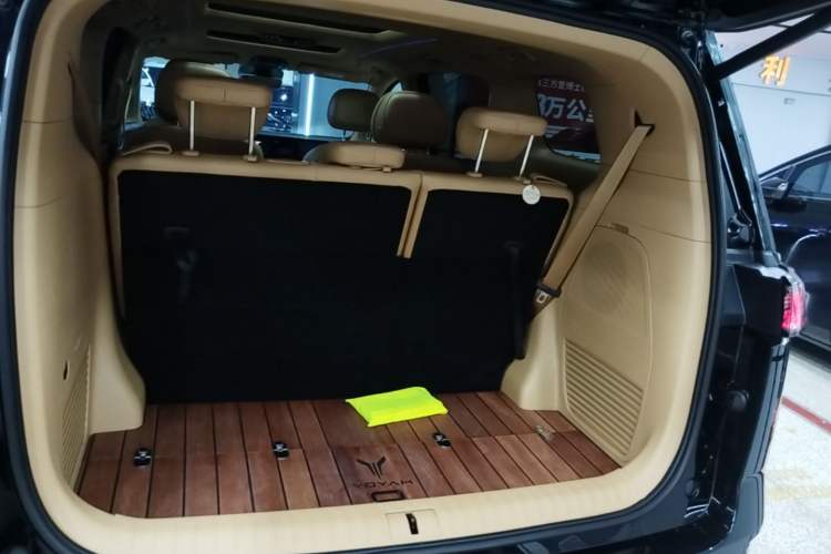Used VOYAH Dream 2022 0-Emission Edition Dream+ Smart Range Package – 605 km Trunk