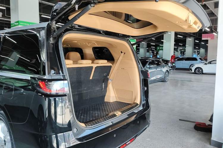 Used VOYAH Dream 2022 Low-Carbon Edition Plus Intelligent Driving Package Trunk