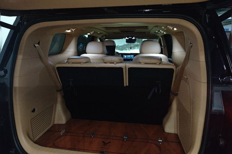 Used VOYAH Dream 2022 Low-Carbon Edition Dream+ Smart Enjoyment Package Trunk