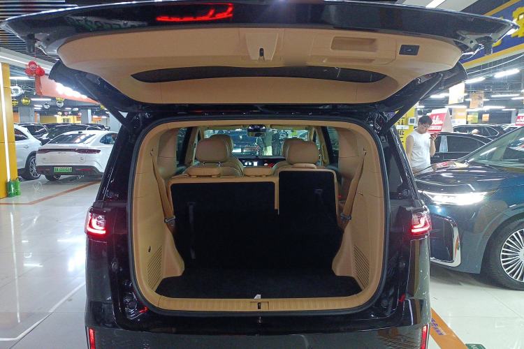 Used VOYAH Dream 2022 Low-Carbon Edition Dream+ Smart Enjoyment Package Trunk