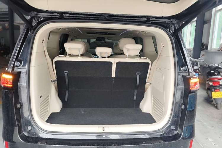 Used VOYAH Dream 2022 0-Emission Edition Dream+ Smart Range Package – 605 km Trunk