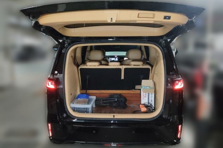 Used VOYAH Dream 2022 Low-Carbon Edition Dream+ Smart Enjoyment Package Trunk