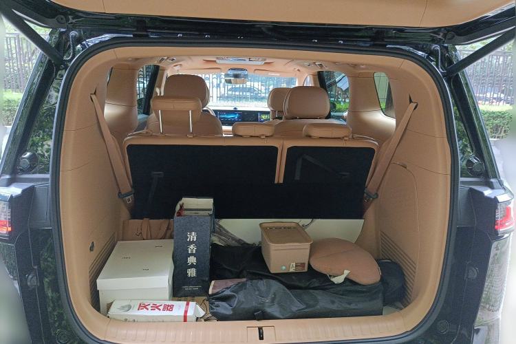 Used VOYAH Dream 2022 Low-Carbon Edition Dream+ Smart Enjoyment Package Trunk