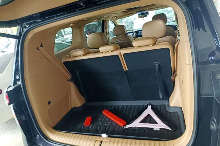 Used VOYAH Dream 2022 Low-Carbon Edition Dream+ Smart Enjoyment Package Trunk