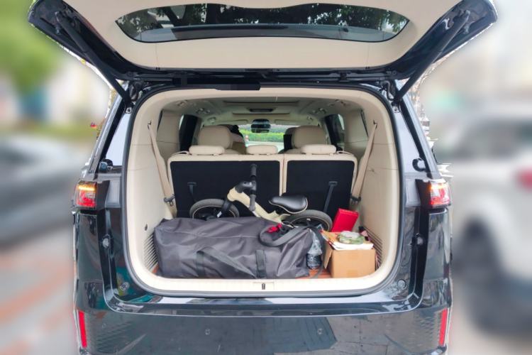Used VOYAH Dream 2022 Low-Carbon Edition Dream+ Smart Enjoyment Package Trunk