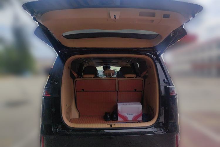 Used VOYAH Dream 2022 Low-Carbon Edition Dream+ Smart Enjoyment Package Trunk