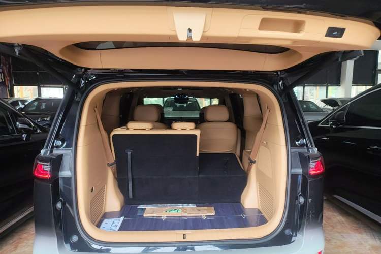 Used VOYAH Dream 2022 0-Emission Edition Dream+ Smart Range Package – 605 km Trunk