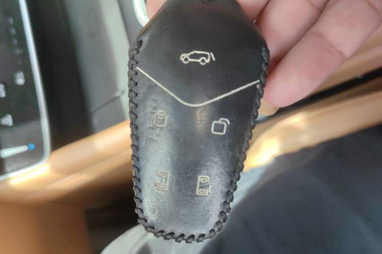 Used VOYAH Dream 2022 0-Emission Version Range of 475 km Vehicle Key
