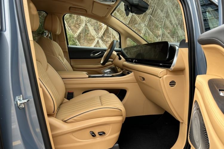 Used VOYAH Dream 2022 Low-Carbon Edition Dream+ Smart Enjoyment Package Interior 9