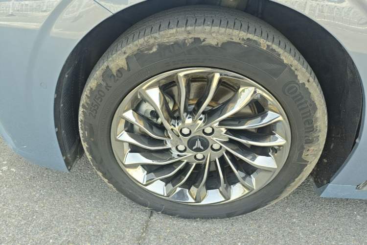 Used VOYAH Dream 2022 Low-Carbon Edition Dream+ Smart Enjoyment Package Left Front Wheel Hub