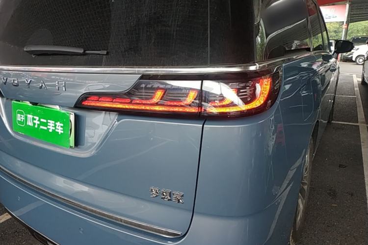 Used VOYAH Dream 2022 Low-Carbon Edition Dream+ Smart Enjoyment Package Right Rear Taillight