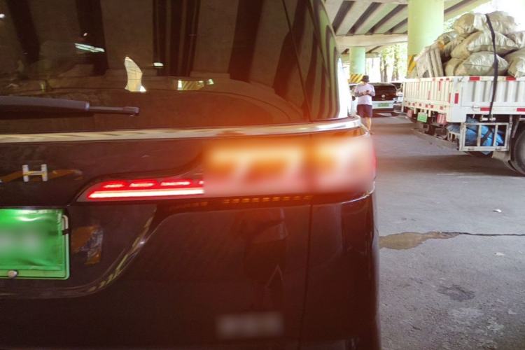 Used VOYAH Dream 2022 Low-Carbon Edition Dream+ Smart Enjoyment Package Right Rear Taillight