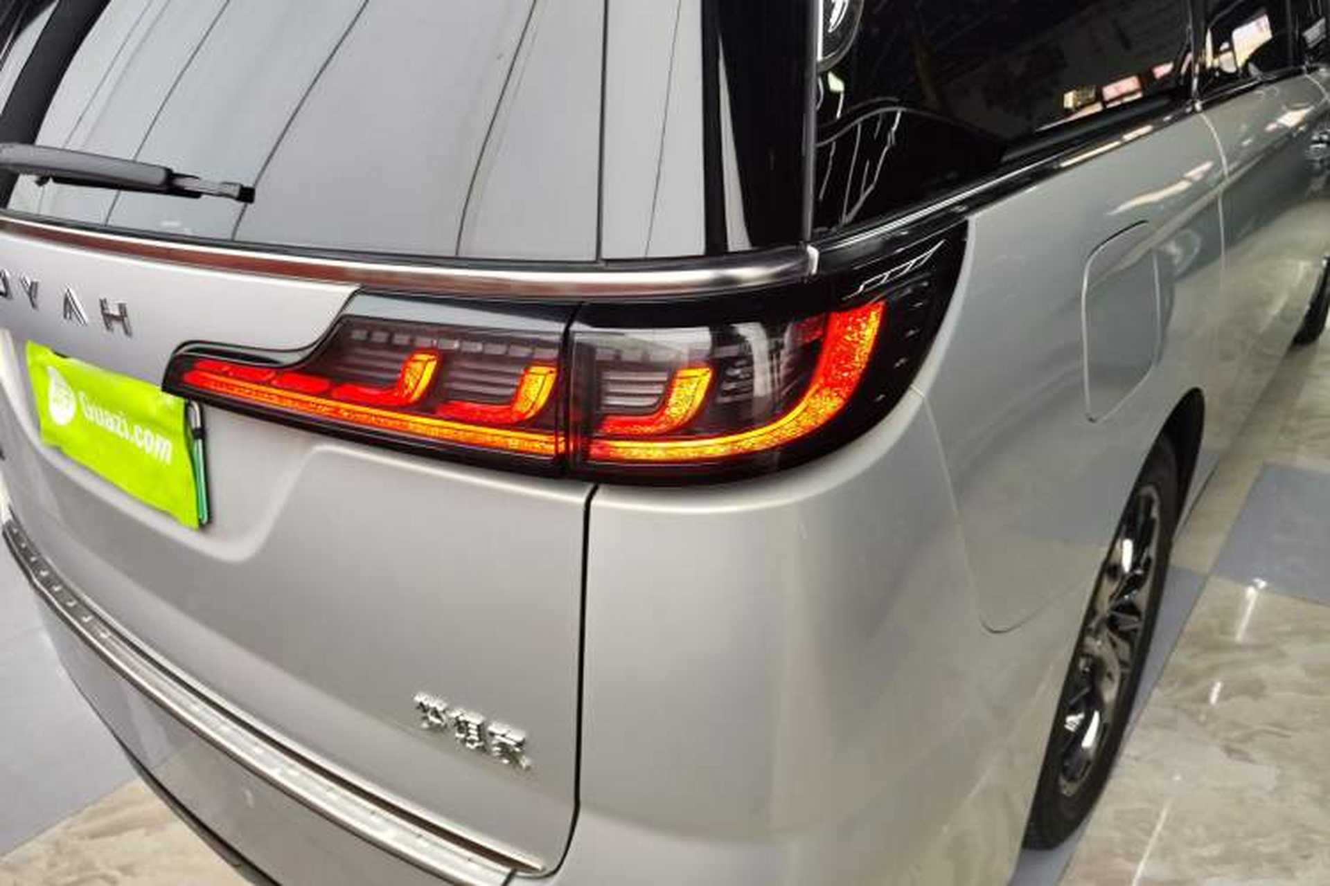 Used VOYAH Dream 2022 Low-Carbon Edition Dream+ Smart Enjoyment Package Right Rear Taillight