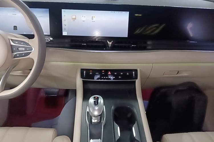 Used VOYAH Dream 2022 Low-Carbon Edition Plus Intelligent Driving Package Audio And AC Panel