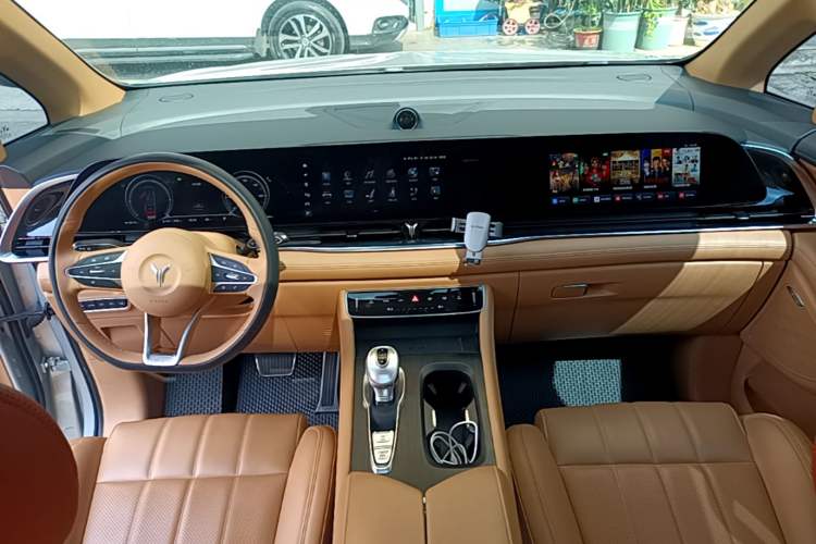 Used VOYAH Dream 2022 Low-Carbon Edition Plus Intelligent Driving Package Center Console