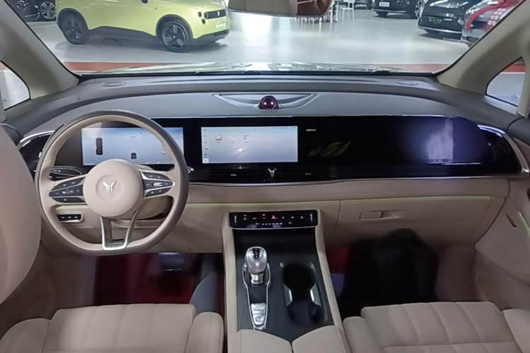 Used VOYAH Dream 2022 Low-Carbon Edition Plus Intelligent Driving Package Center Console