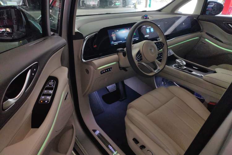 Used VOYAH Dream 2022 0-Carbon Edition Home+ Range Package 605 km Driver Seat