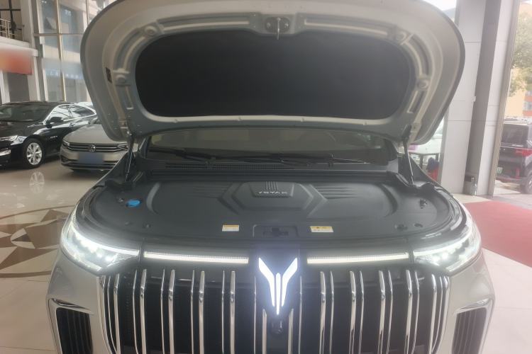 Used VOYAH Dream 2022 Low-Carbon Edition Dream+ Smart Enjoyment Package Engine Bay