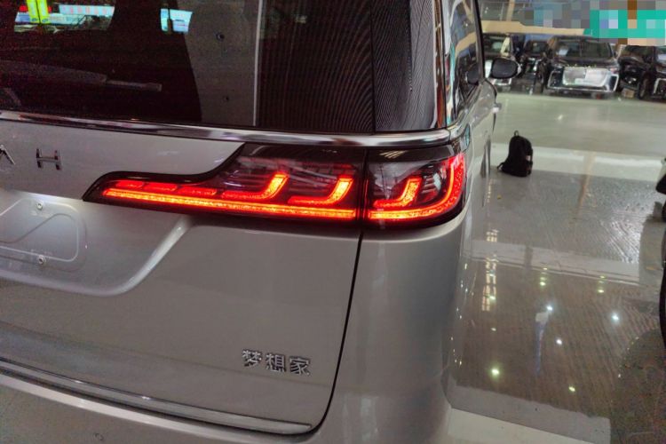 Used VOYAH Dream 2022 0-Carbon Edition Home+ Range Package 605 km Exterior 3