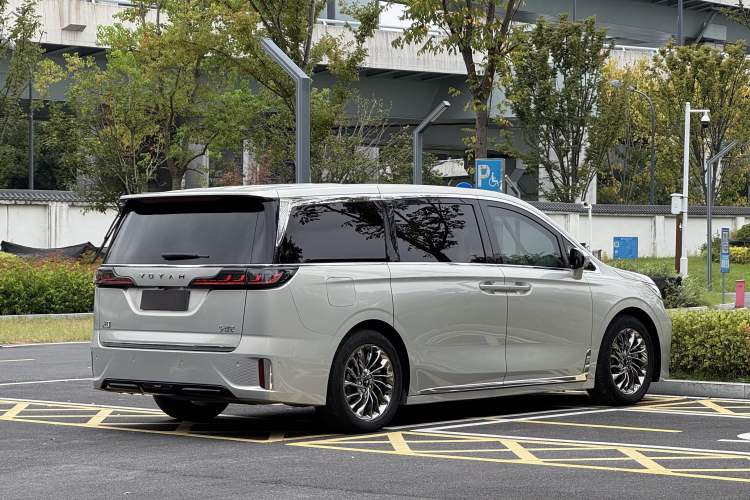 Used VOYAH Dream 2022 Low-Carbon Edition Dream+ Smart Enjoyment Package Exterior 5