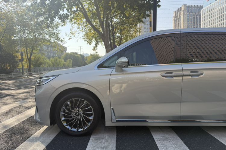 Used VOYAH Dream 2022 Low-Carbon Edition Dream+ Smart Enjoyment Package Exterior 6