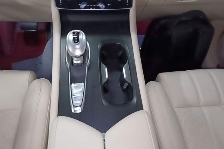 Used VOYAH Dream 2022 Low-Carbon Edition Plus Intelligent Driving Package Gear Lever