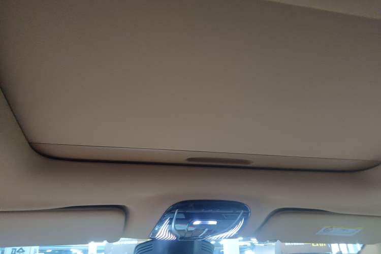 Used VOYAH Dream 2022 Low-Carbon Edition Dream+ Smart Enjoyment Package Headliner